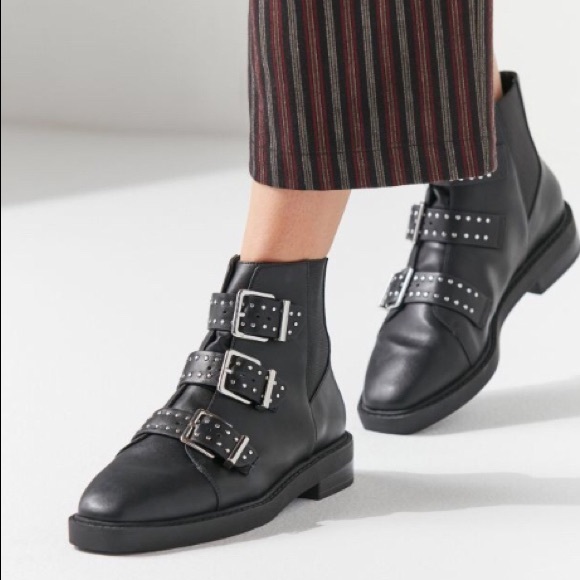 Urban Outfitters Shoes - Urban Outfitters Zoe triple black strappy boots